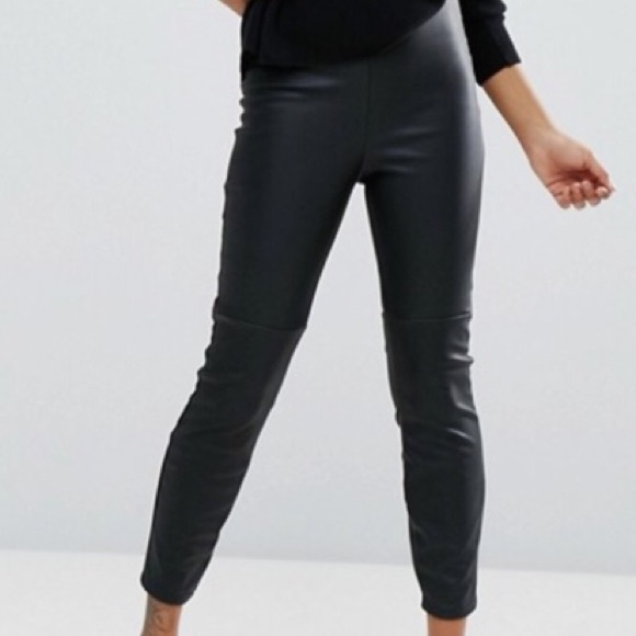 🆕 Leather Look Skinny Pants - Picture 2 of 3